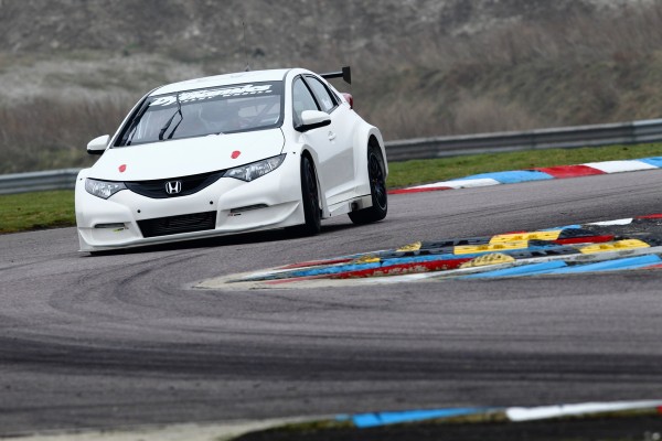 Testing at Thruxton. Matt Neal (GBR). Honda Yuasa Racing Team. Honda Civic.