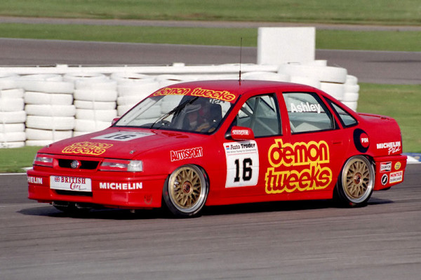 #16 Ian Ashley (GBR). Sports Promotion. Vauxhall Cavalier GSi.