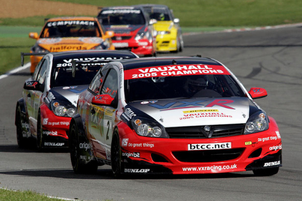 Round's 28 - 30 of the 2005 British Touring Car Championship. #2 Yvan Muller.