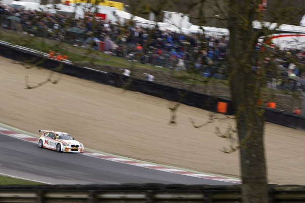 Round 1 of the 2015 British Touring Car Championship.