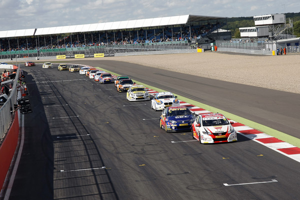 Round 9 of the 2015 British Touring Car Championship. #52 Gordon Shedden (GBR). Honda Yuasa Racing. Honda Civic Type R.