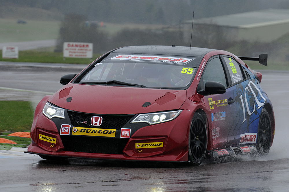 BTCC cars tetsing.