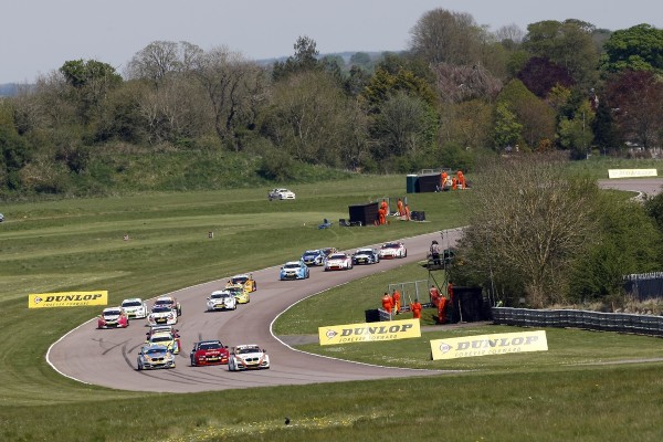 Round 3 of the 2016 British Touring Car Championship. Race two start.