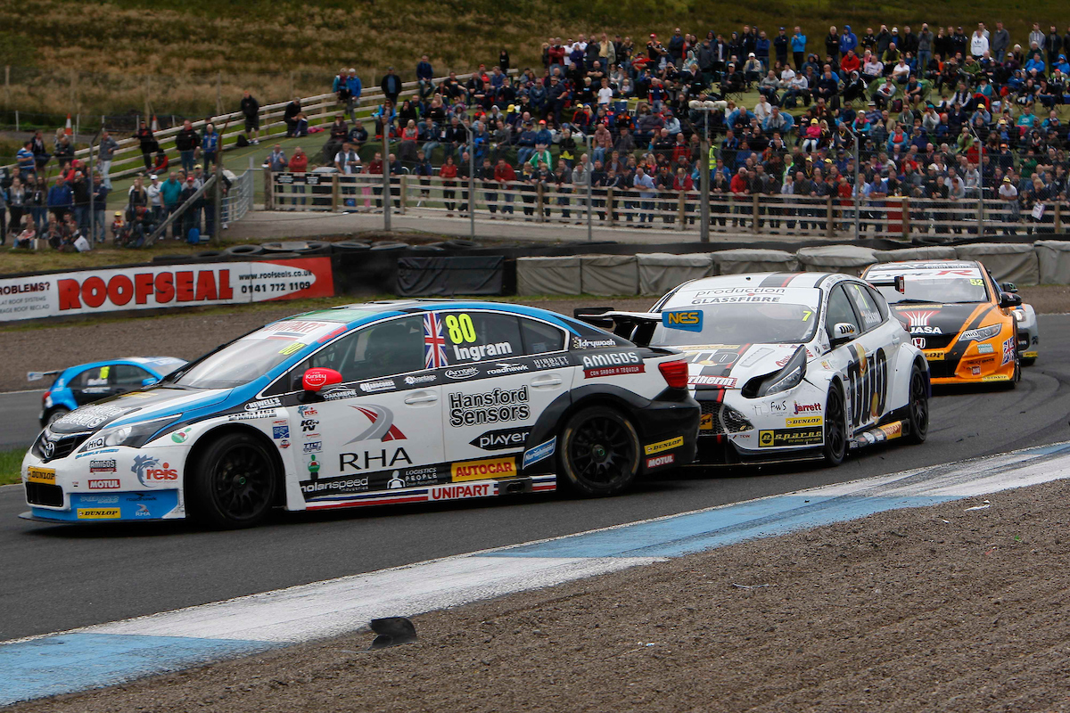 Tom Ingram (GBR) No.80 Speedworks Motorsport Toyota Avensis in the British Touring Car Championship Race 2  at Knockhill,Fife,UK on 14 August 2016. Lanyon/PSP Images