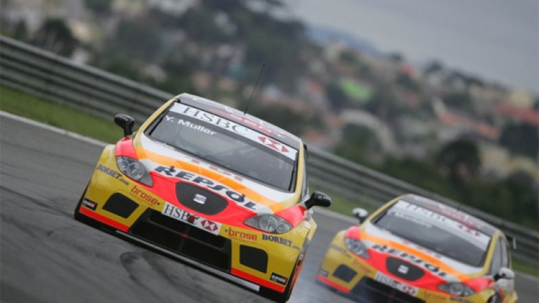 SEAT claim top five in first practise