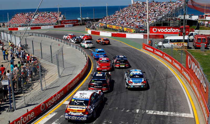 Tiago Monteiro em 14.º e 15.º antes de o WTCR chegar a Portugal