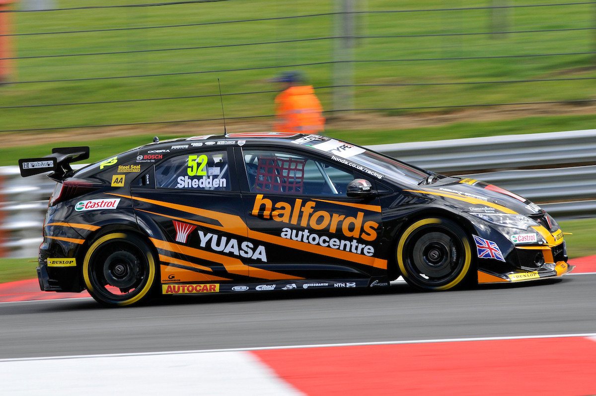 Gordon Shedden opens seasonal account in race two TouringCarTimes