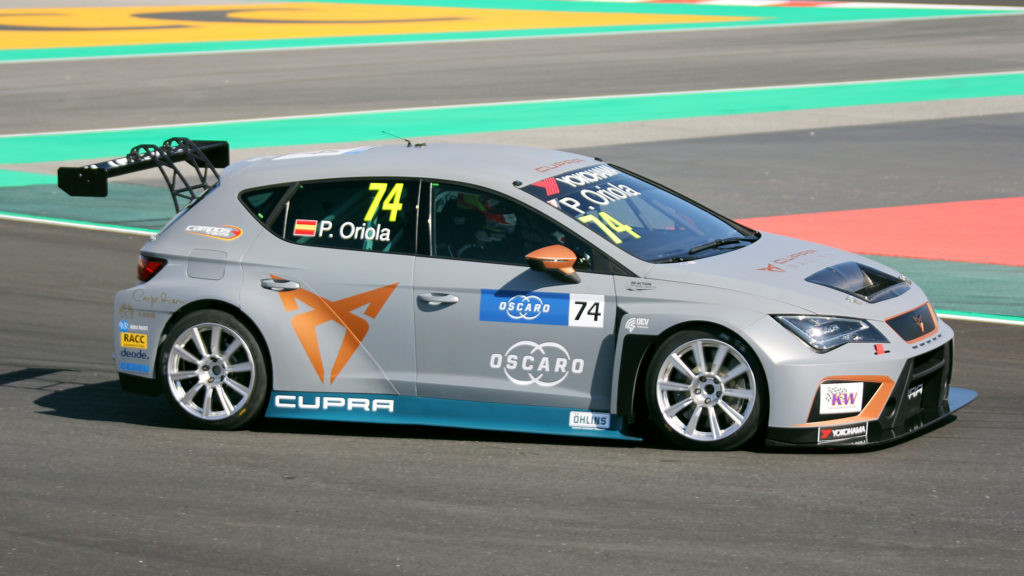 WTCR cars on track for first official joint-test at Barcelona ...