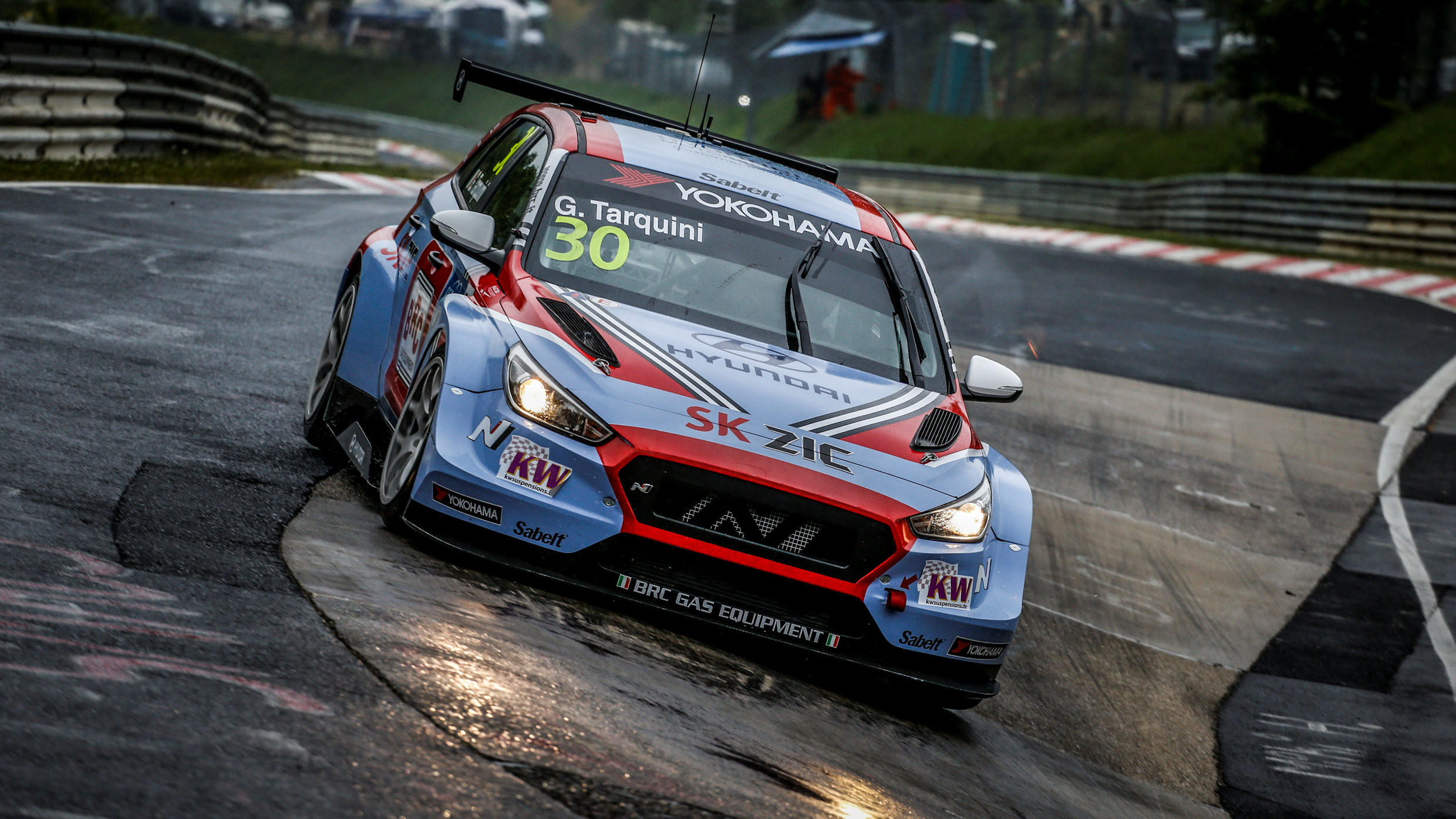 Gabriele Tarquini injured after “dangerous manoeuvre” in Germany