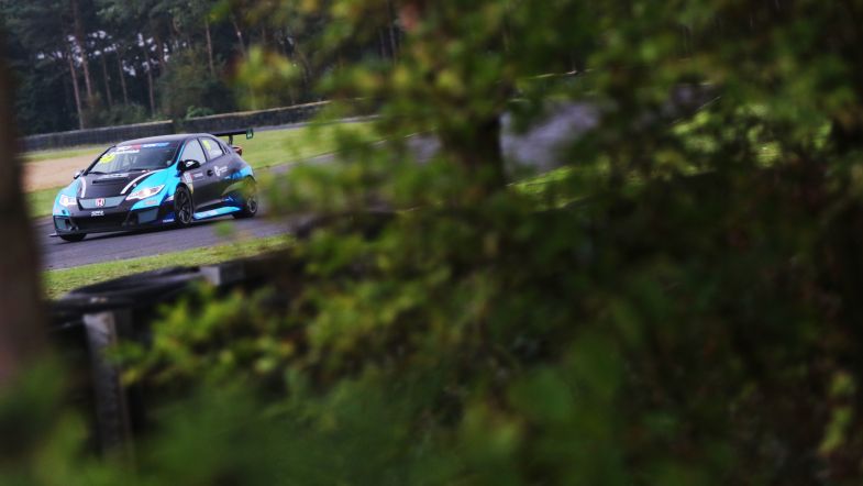 Andreas Bäckman claims his first TCR UK victory in Croft opener ...