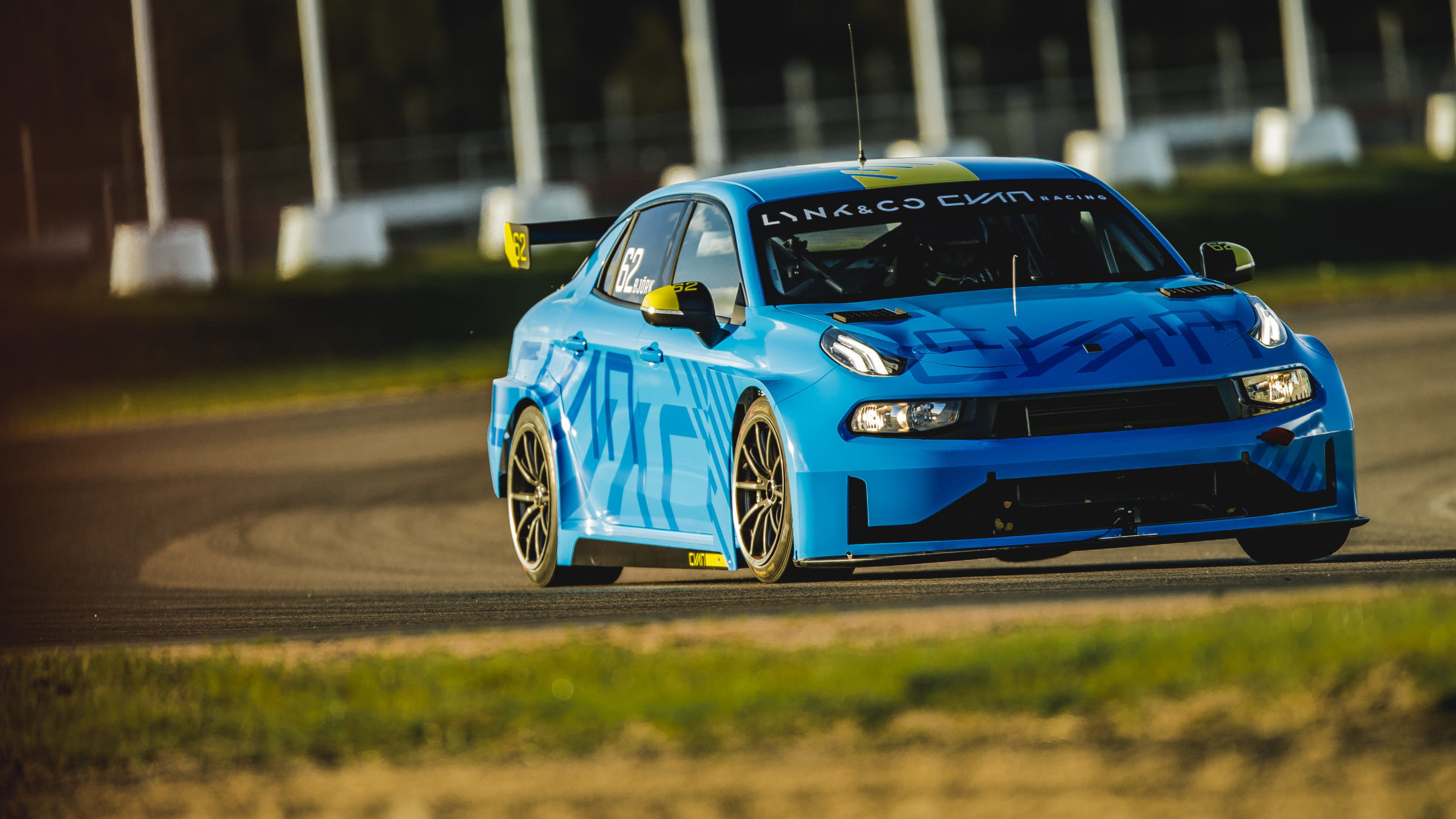 Thed Björk and Yvan Muller commence testing with the new Lynk & Co 03 TCR ...