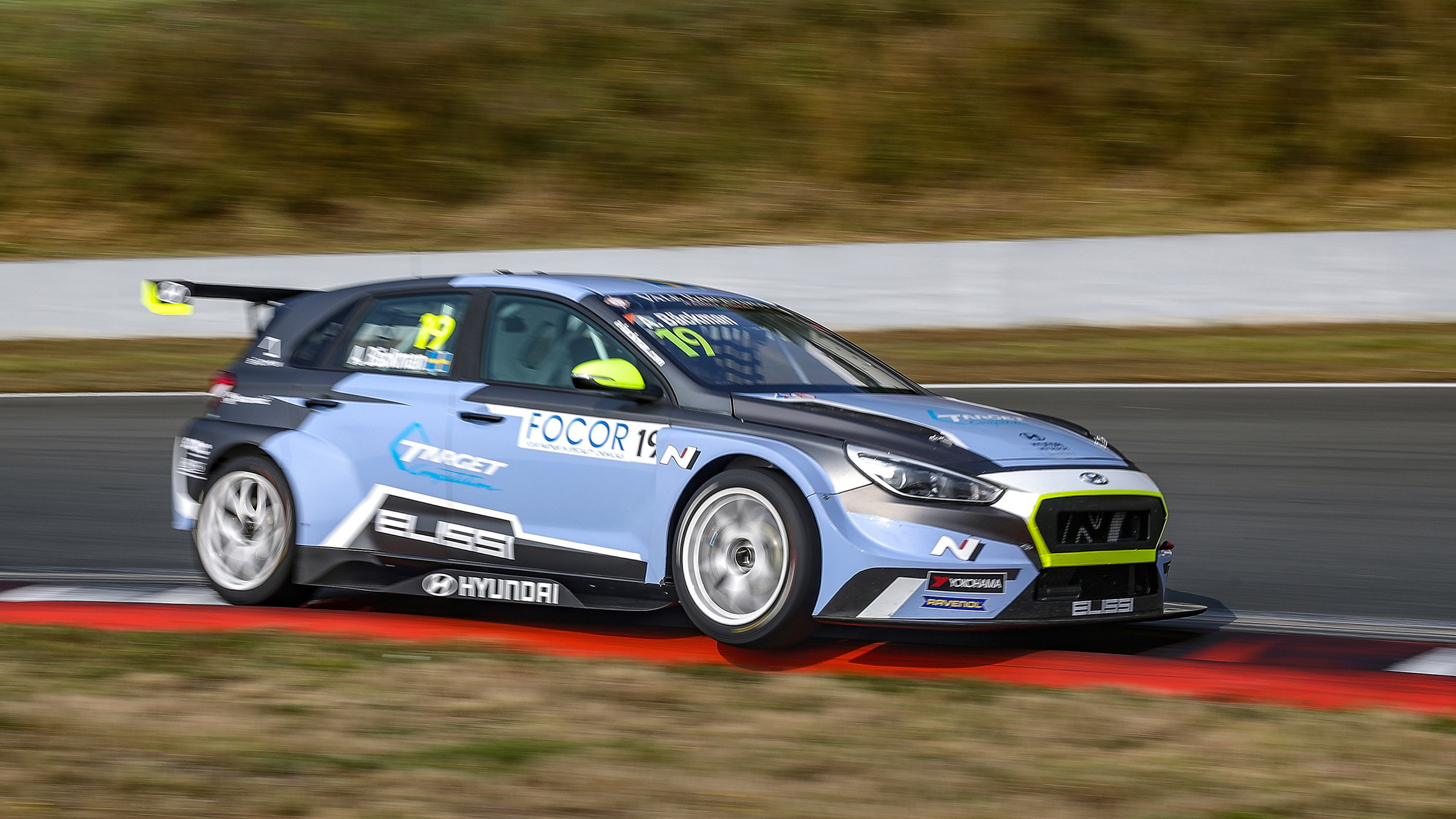Andreas Bäckman deprives Dan Lloyd of victory at Oschersleben ...