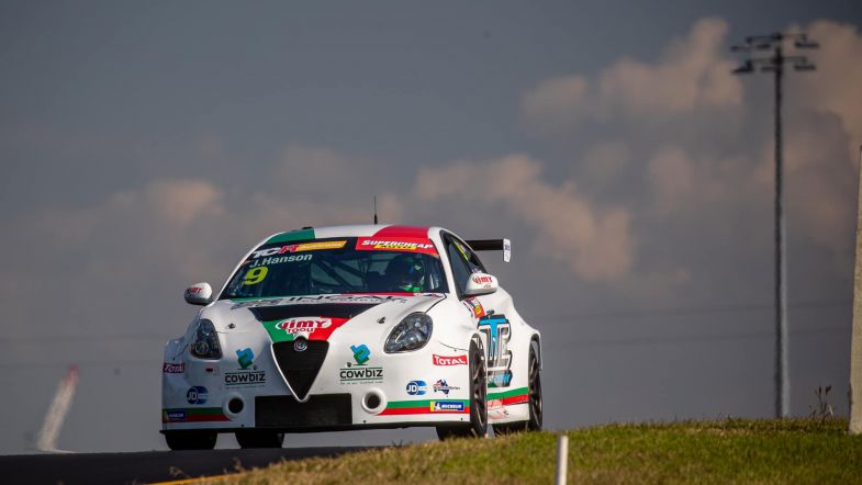 Jay Hanson switches to Melbourne Performance Centre – TouringCarTimes