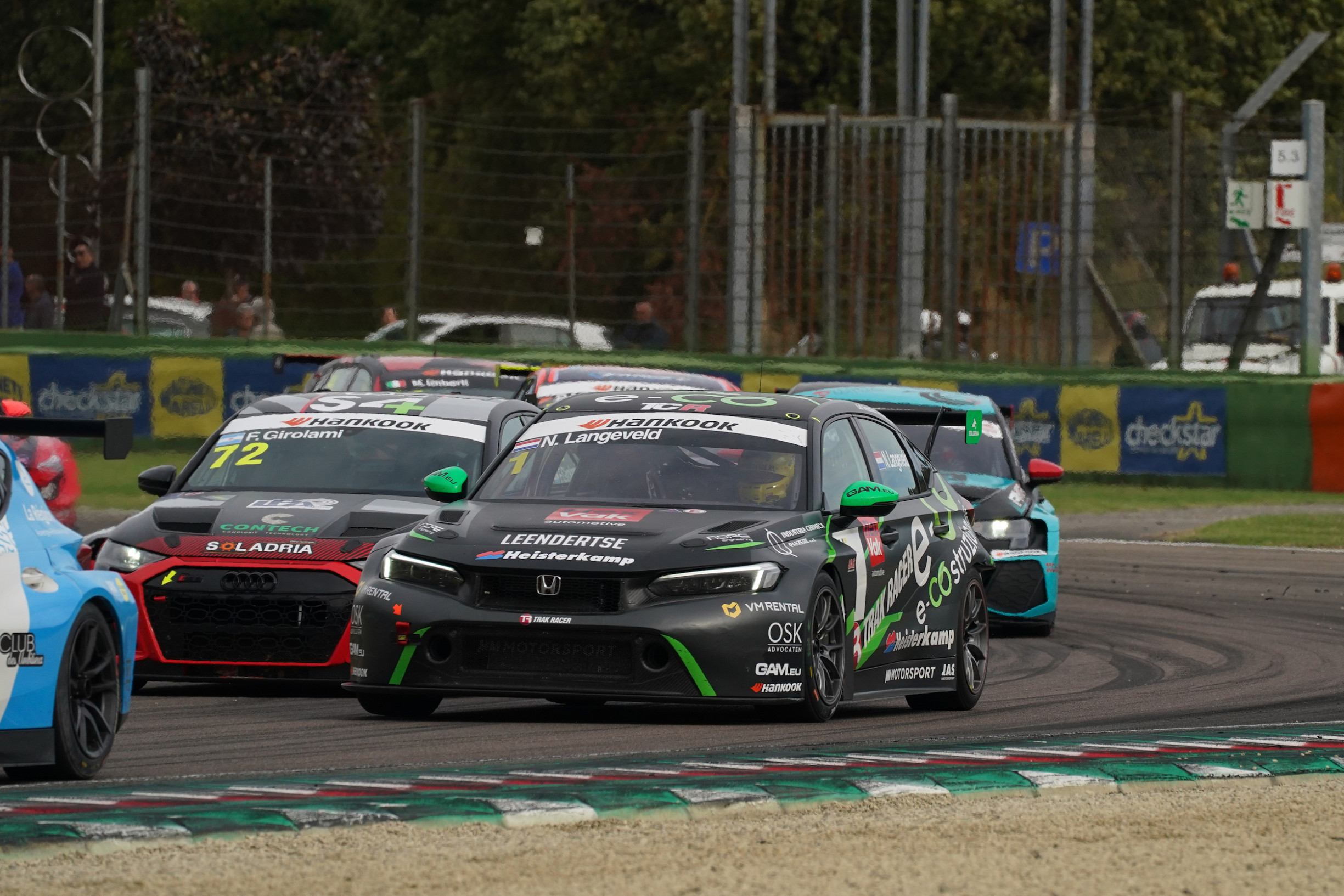 Emozioni alte dopo la controversa decisione della penalità che ha deciso il titolo del TCR Italy – Touring CarTimes