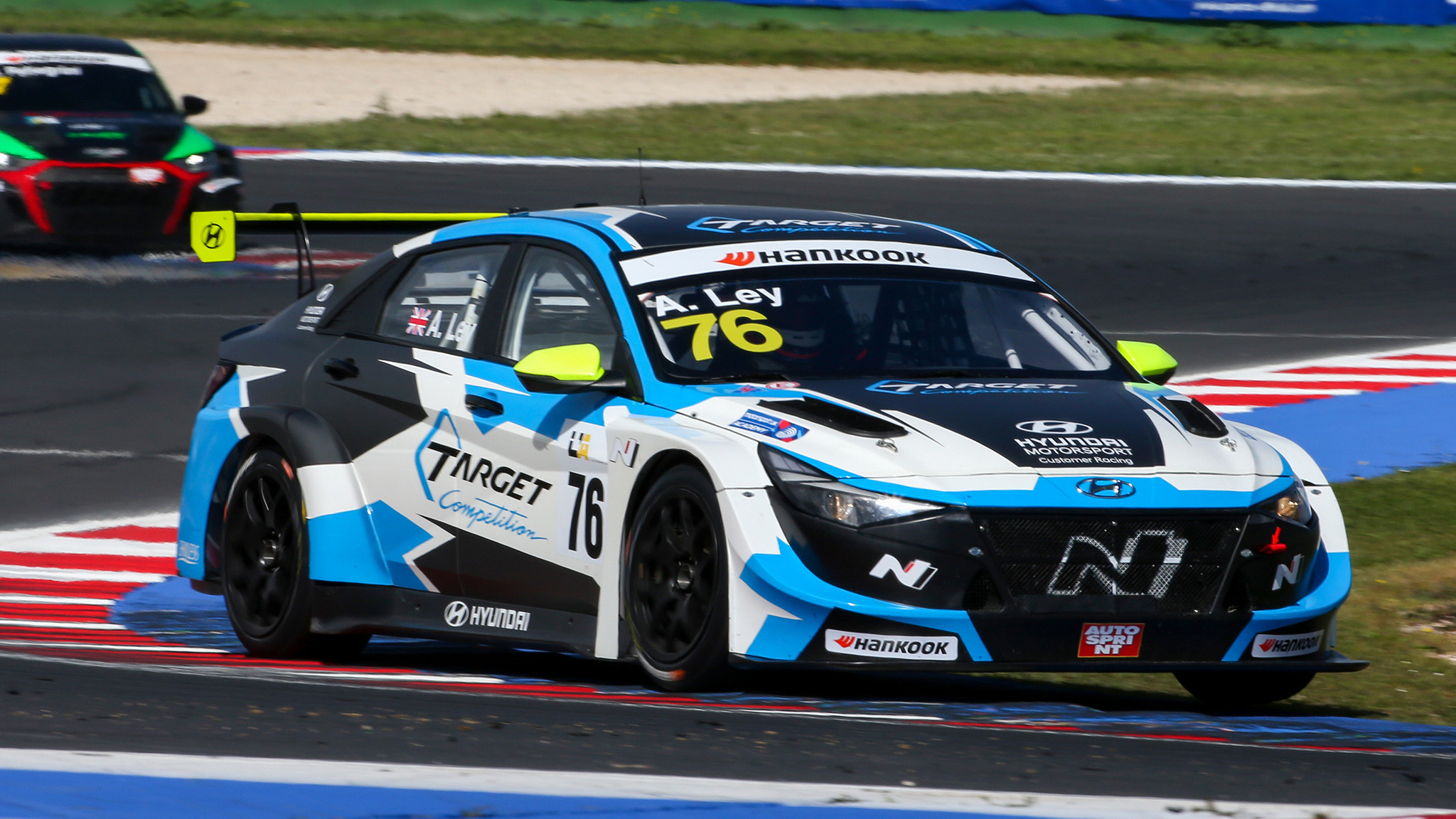 Misano – Alex Ley TCR conquista la prima pole position per l'Italia al Touring Cartimes