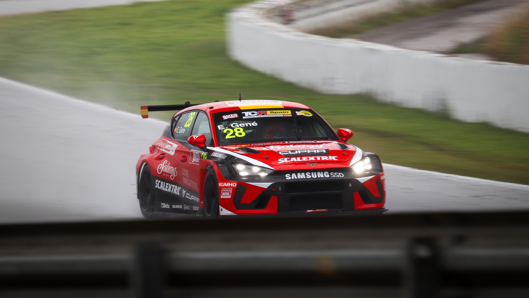Eric Gené는 Maiden TCR Spanish가 Soaked Second Barcelona Race에서 승리한다고 주장합니다 – Touringcartimes