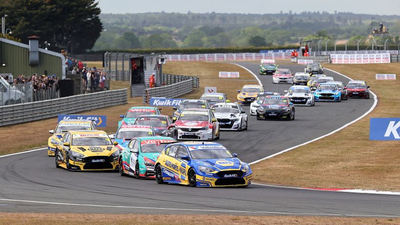 Jinsiy aloqa: Qizning mushuki ichida katta dick cums Chexiya jinsiy aloqa orgiyasi