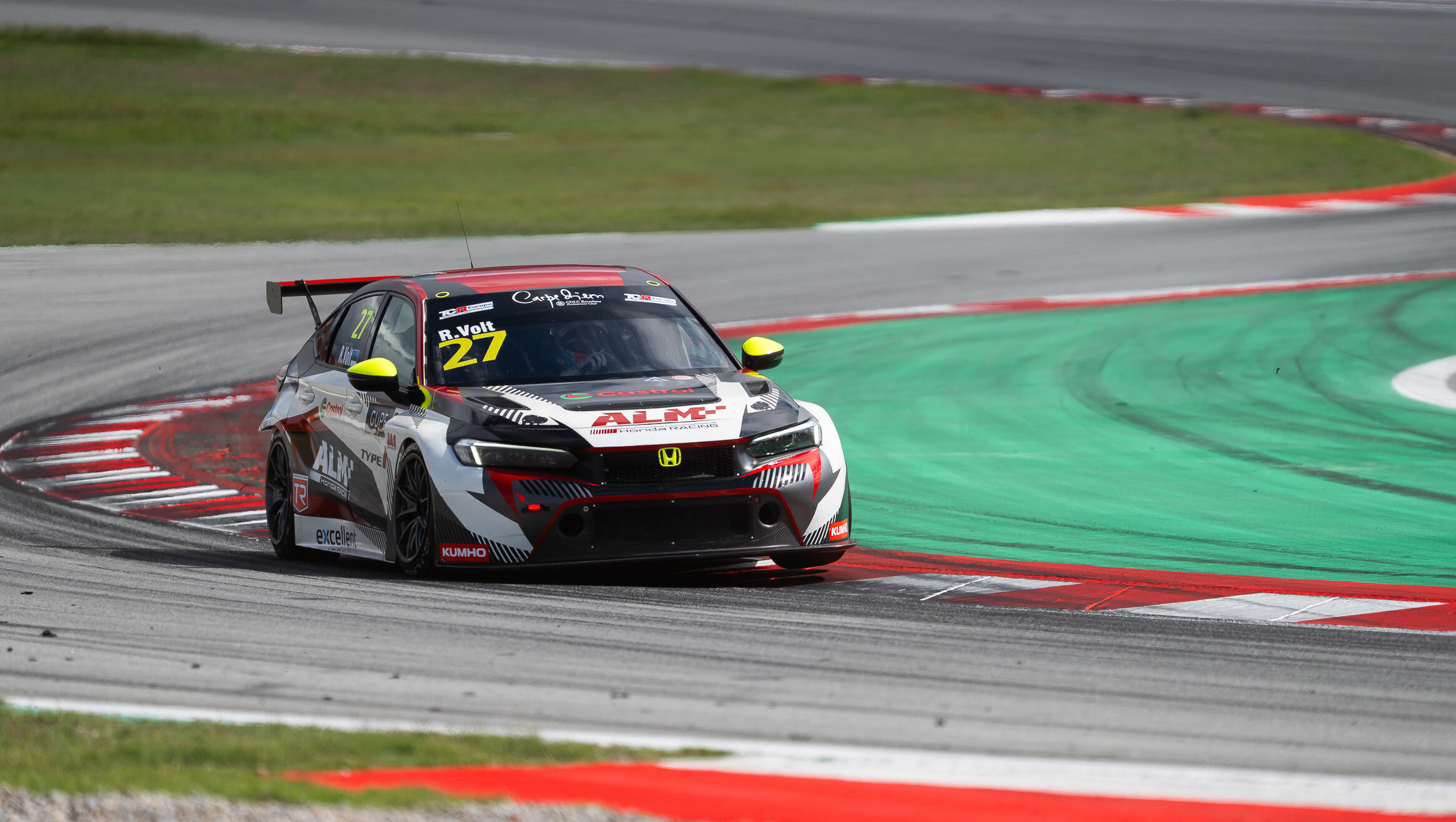 Eric Gené는 TCR 유럽 포인트를 반환합니다. Ruben Volt는 스페인에서 기둥이라고 주장하기 때문에 -TouringCartimes