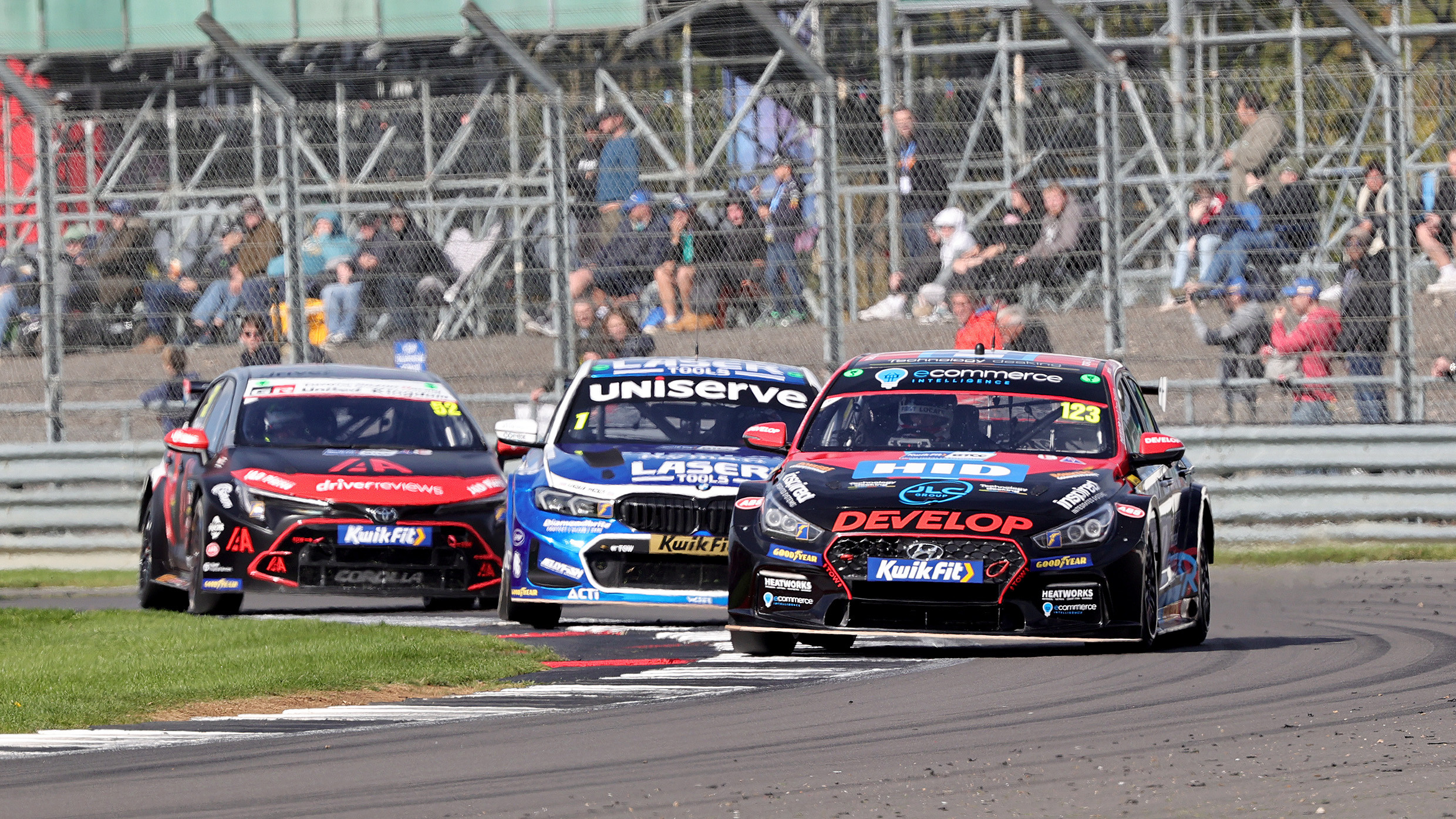 Daniel Lloyd는 Silverstone 오프너에서 시즌의 첫 승리라고 주장합니다 – Touringcartimes