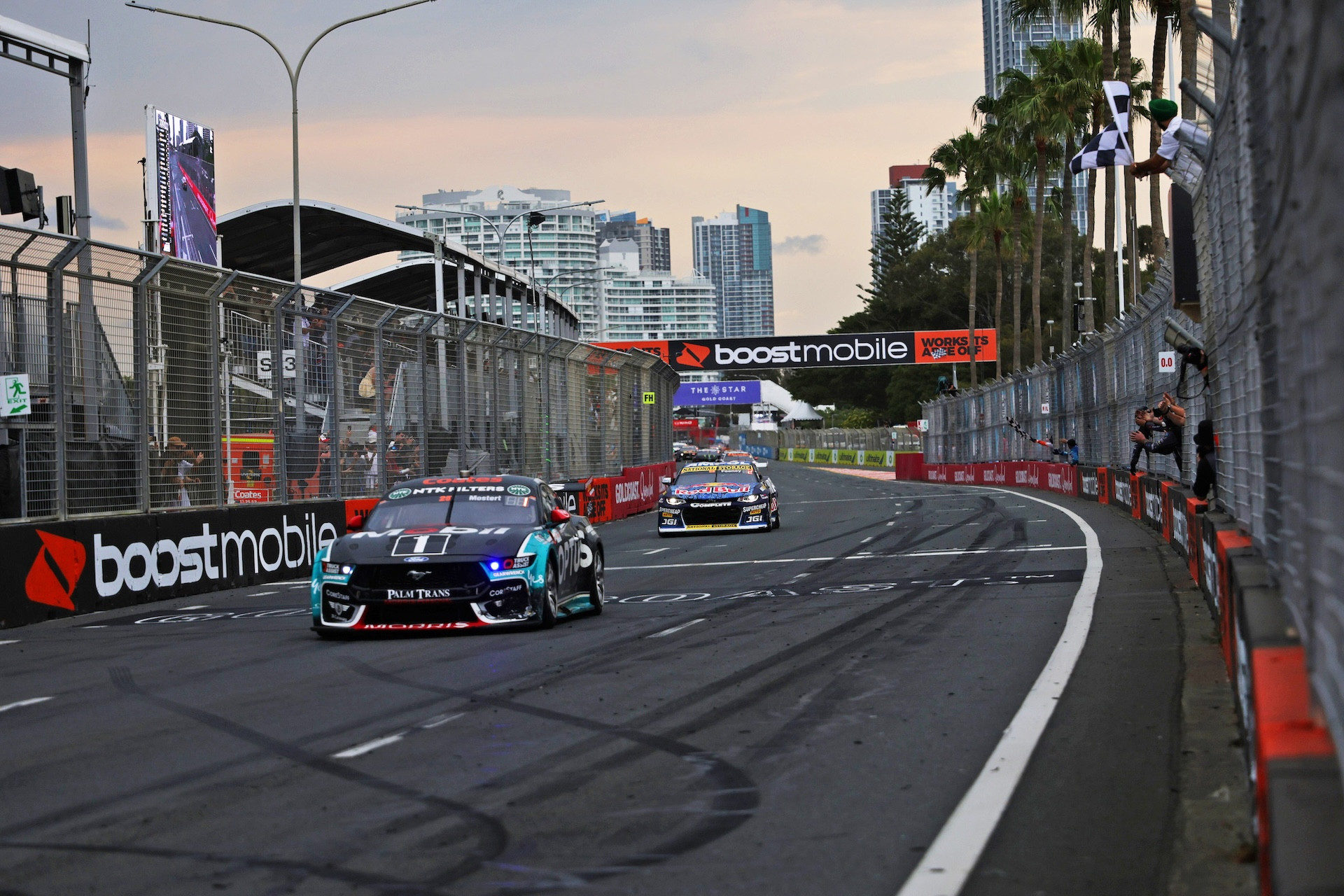 Chaz Mostert, 골드 코스트에서 승리를 거두다 – TouringCarTimes